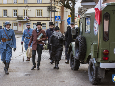 zdjęcia z uroczystości 102. rocznica powrotu Pelplina do odrodzonej Polski
