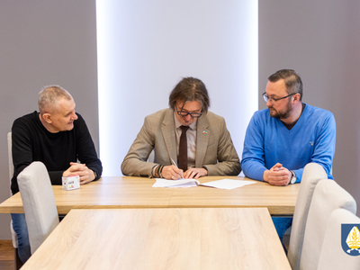 podpisanie umowy na wykonanie dokumentacji  projektowo-kosztorysowej na modernizację budynku remizo-świetlicy w  miejscowości Lignowy Szlacheckie
