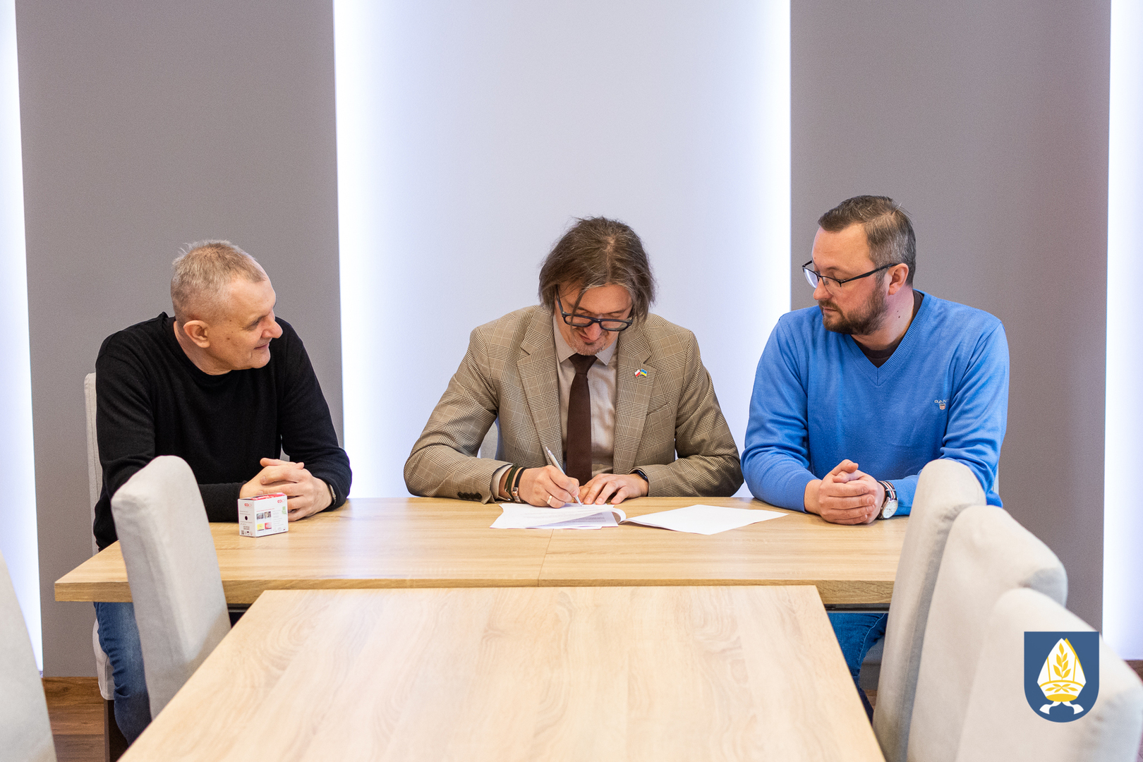 podpisanie umowy na wykonanie dokumentacji  projektowo-kosztorysowej na modernizację budynku remizo-świetlicy w  miejscowości Lignowy Szlacheckie