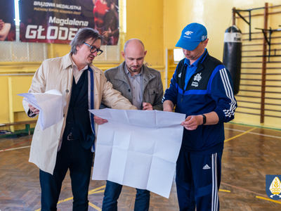 Zdjęcie z wizytacji na sali sportowej przy ul. Starogardzkiej 