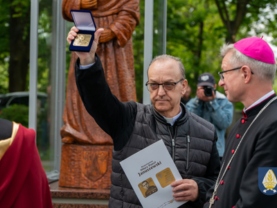 zdjęcia z uroczystości ku czci błogosławionego o. Hilarego Januszewskiego