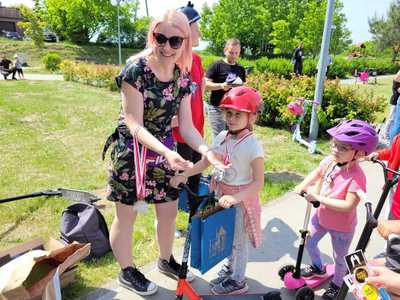 zdjęcia z wydarzenia "Zakręceni na skate parku" w Rożentalu