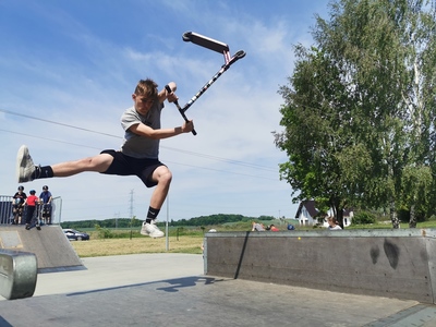 zdjęcia z wydarzenia "Zakręceni na skate parku" w Rożentalu