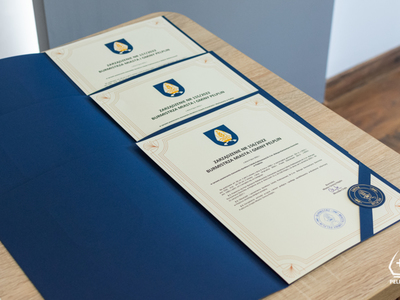 Burmistrz wręczył awanse nauczycielom oraz powierzył stanowiska dyrektorom