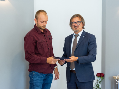 Burmistrz wręczył awanse nauczycielom oraz powierzył stanowiska dyrektorom