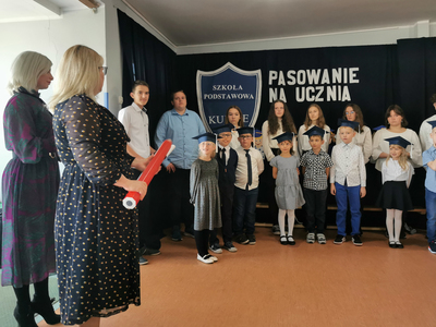 Zdjecie ślubowanie klas pierwszych
