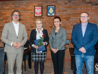 zdjecie z uroczystości wręczenia nagród nauczycielom 