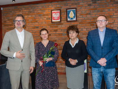 zdjecie z uroczystości wręczenia nagród nauczycielom 