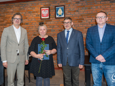 zdjecie z uroczystości wręczenia nagród nauczycielom 