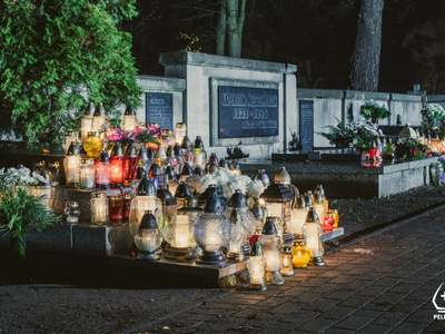 zdjęcie pelpliński cmentarz Uroczystość Wszystkich Świętych 2022