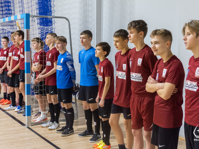 Wręczenie sprzetu sportowego Wierzycy Pelplin