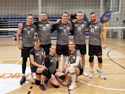 Zdjecie z turnieju piłki siatkowej drużyn mieszanych w Pelplini