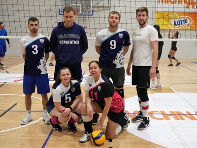 Zdjecie z turnieju piłki siatkowej drużyn mieszanych w Pelplini