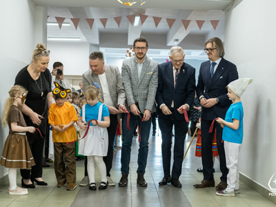 zdjęcie z uroczystości otwarcia nowej część przedszkola „Jedyneczka” w Pelplinie 