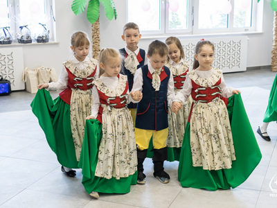zdjęcie z uroczystości otwarcia nowej część przedszkola „Jedyneczka” w Pelplinie 
