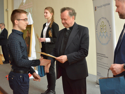 Zdjęcie z finału drugiej edycji konkursu (Nie)Zwykły Dominik