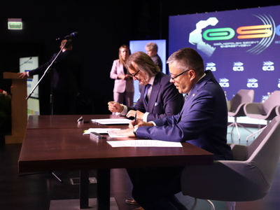 Zdjęcie z podpisania umowy o przyznanie dofinansowania Gminie Pelplin
