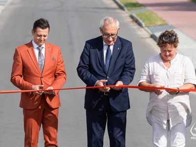 zdjęcie z uroczystości otwarcia ul. Bielawskiej i Okoniewskiego w Rożentalu 