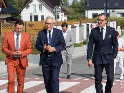 zdjęcie z uroczystości otwarcia ul. Bielawskiej i Okoniewskiego w Rożentalu 