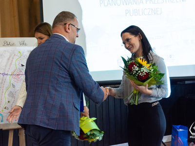 zdjęcie z zakończenia Pomorskiej Akademii Planowania Przestrzeni Publicznej w Pelplinie