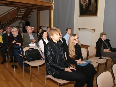 zdjęcie z konferencji „Wielcy ludzie małego Pelplina”