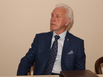 zdjęcie z konferencji „Wielcy ludzie małego Pelplina”