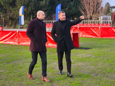 zdjęcie z uroczytości otwarcia  kompleksu treningowego dla strażaków w Małych Walichnowach 