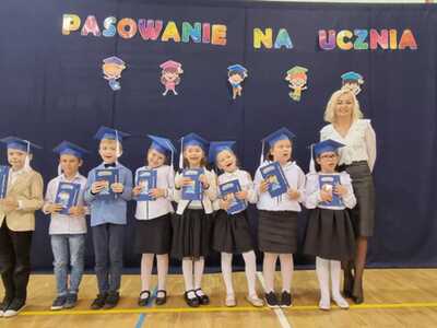 Zdjęcie z ślubowania klas pierwszych 2023/2024