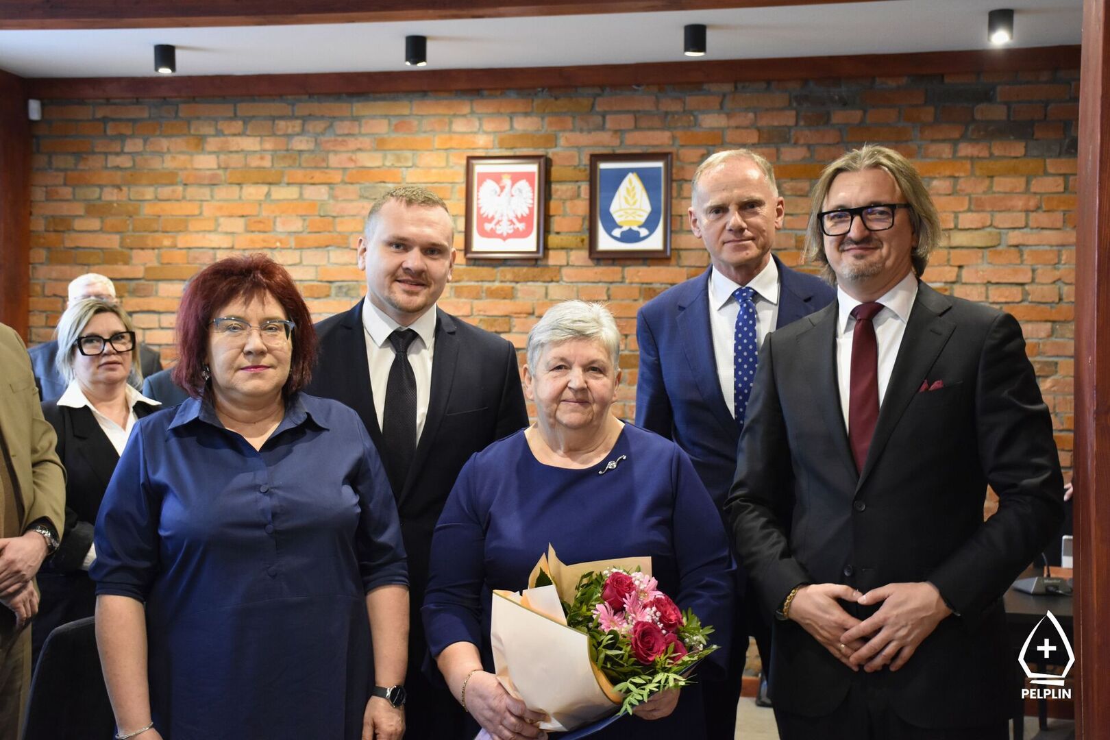 Pan Teresa Czarnecka wraz z Burmistrzem, Przeodniczącym Rady oraz dyrektorami jednostek kulturalnych Gminy Pelplin  