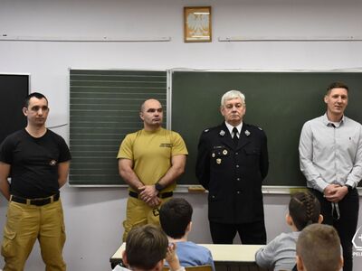 zdjęce z gminnego etapu Ogólnopolskiego Turnieju Wiedzy Pożarniczej