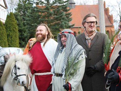 zdjęcie z wydarzenia Niedziela Palmowa i kiermasz wielkanocny w Pelplinie 2024