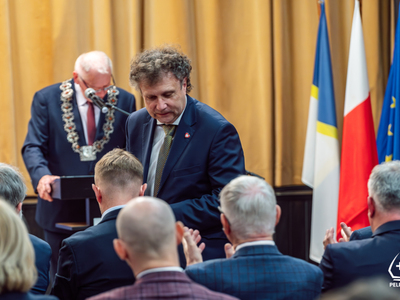 zdjęcie z pierwszej sesji XI Kadencji Rady Miejskiej w Pelplinie