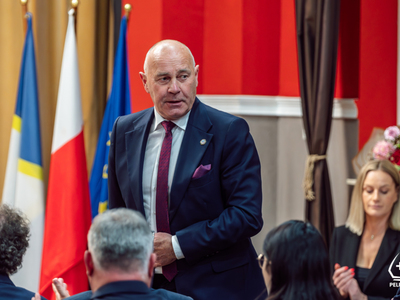 zdjęcie z pierwszej sesji XI Kadencji Rady Miejskiej w Pelplinie