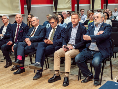 zdjęcie z pierwszej sesji XI Kadencji Rady Miejskiej w Pelplinie
