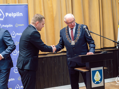 zdjęcie z pierwszej sesji XI Kadencji Rady Miejskiej w Pelplinie