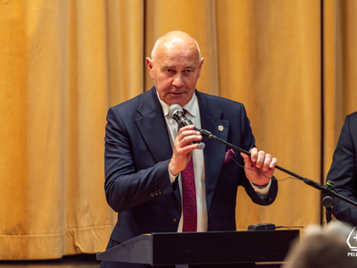 zdjęcie z pierwszej sesji XI Kadencji Rady Miejskiej w Pelplinie
