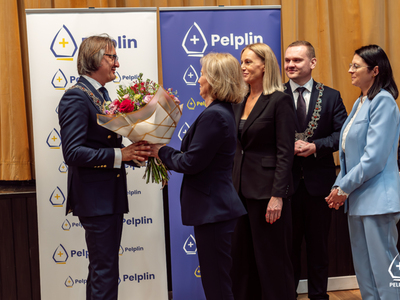 zdjęcie z pierwszej sesji XI Kadencji Rady Miejskiej w Pelplinie