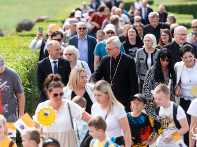 zdjęcie z obchodów 25. rocznicy wizyty św. Jana Pawła II w Pelplinie