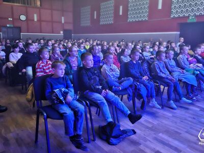 zdjęcie z wydarzenia spektakl "Detektyw Kot"