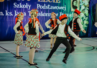 100-LECIA SZKOŁY PODSTAWOWEJ IM. KSIĘDZA JANA TRZASKOMY W PORZĄDZIU