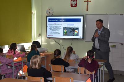 „Jesteś widoczny, jesteś bezpieczny!” – kampania edukacyjna w Porządziu