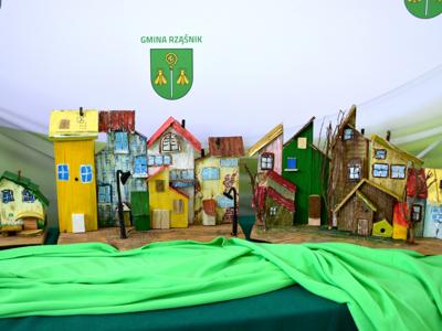"COŚ Z NICZEGO"