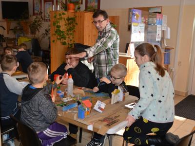 "COŚ Z NICZEGO"