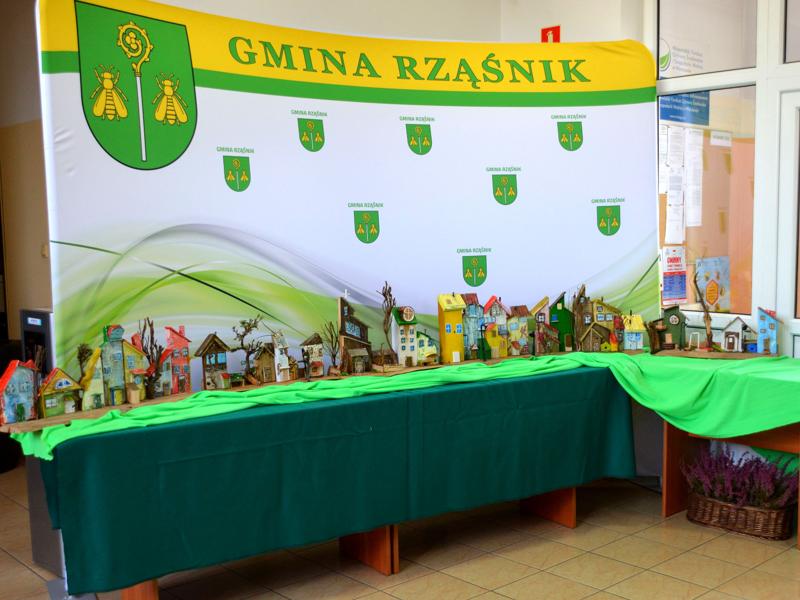 "COŚ Z NICZEGO"