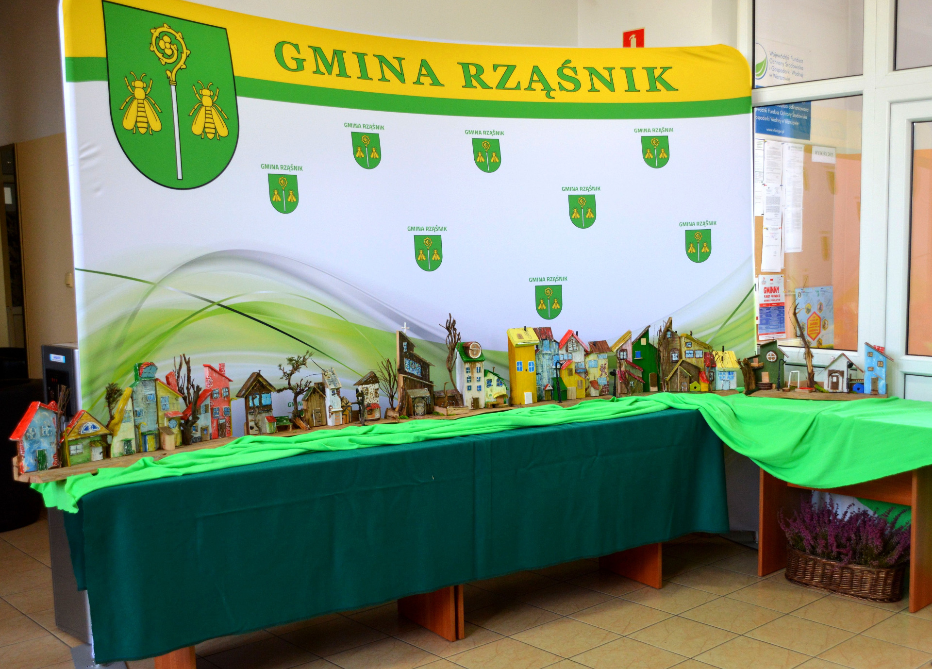 "COŚ Z NICZEGO"
