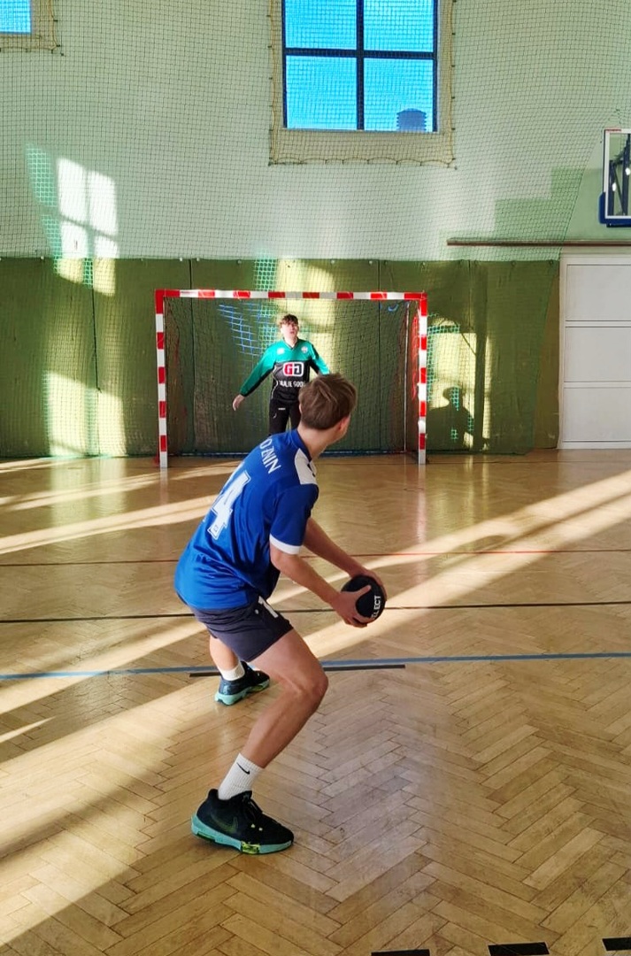 cwiercfinaly_reka_3.jpg [743x1125]