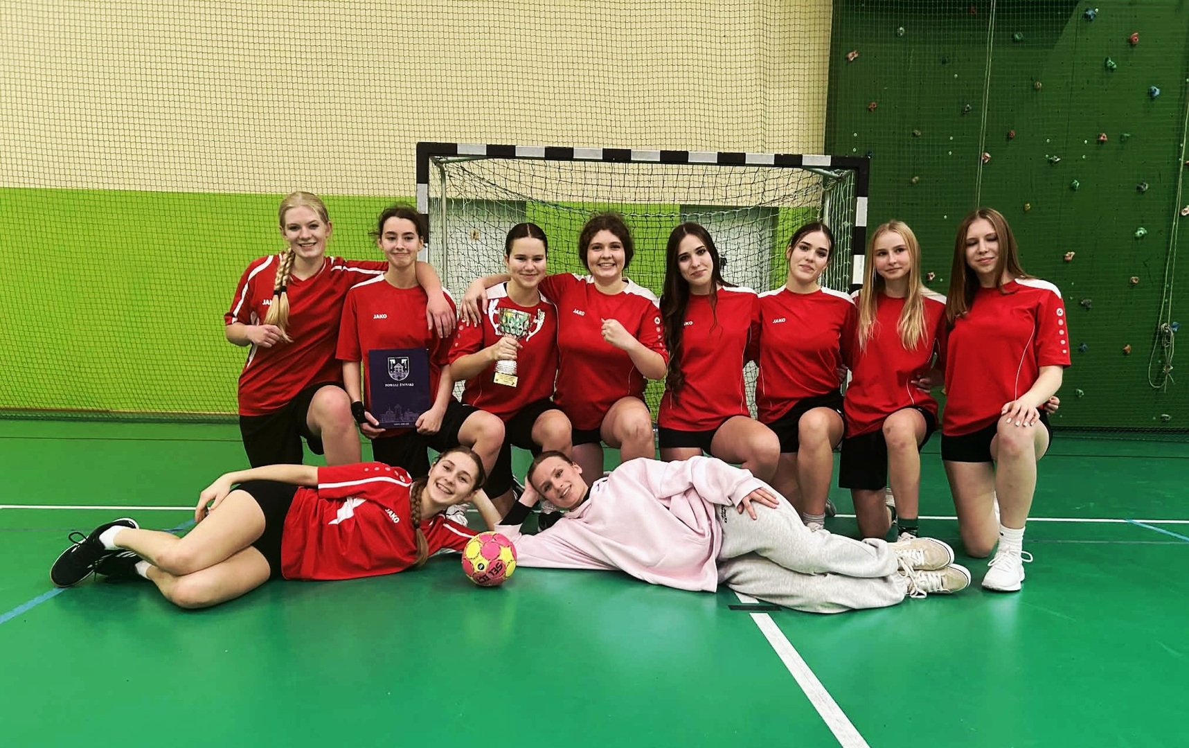 pilka_reczna_zsn_gasawa_licealiada_1.jpeg [2025x1274]