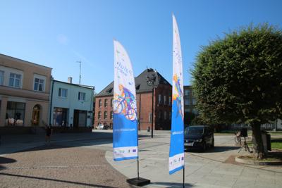 Na zdjęciu uczestnicy Rodzinnego Rajdu Rowerowego "Rowerem przez Pałuki"