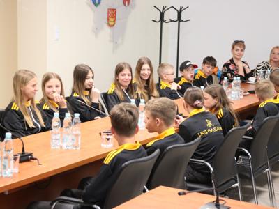 Na zdjęciu uczestnicy uroczystości podczas wydarzenia.