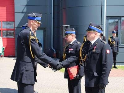 Na zdjęciu uczestnicy uroczystości podczas wydarzenia.